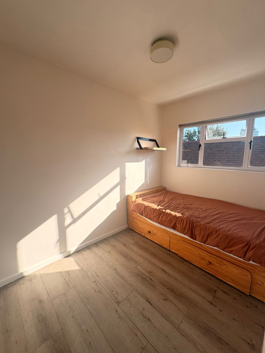 To Let 2 Bedroom Property for Rent in Green Point Western Cape